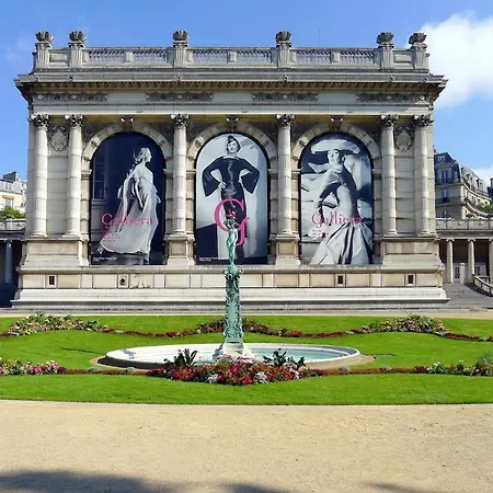 Superb 4 Bdrms 185m2 Trocadero Apartment Paris