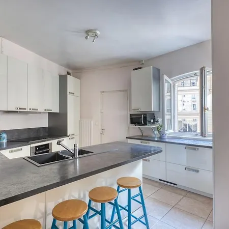 Superb 4 Bdrms 185m2 Trocadero Apartment