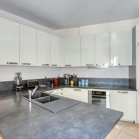 Superb 4 Bdrms 185m2 Trocadero Apartment